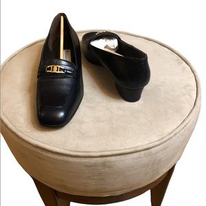 Brand NEW W/Tags ETIENNE AIGNER, Navy Valentine Lenvy shoes.